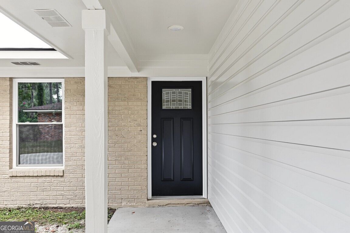 605 Lee Boulevard Property Photo 5