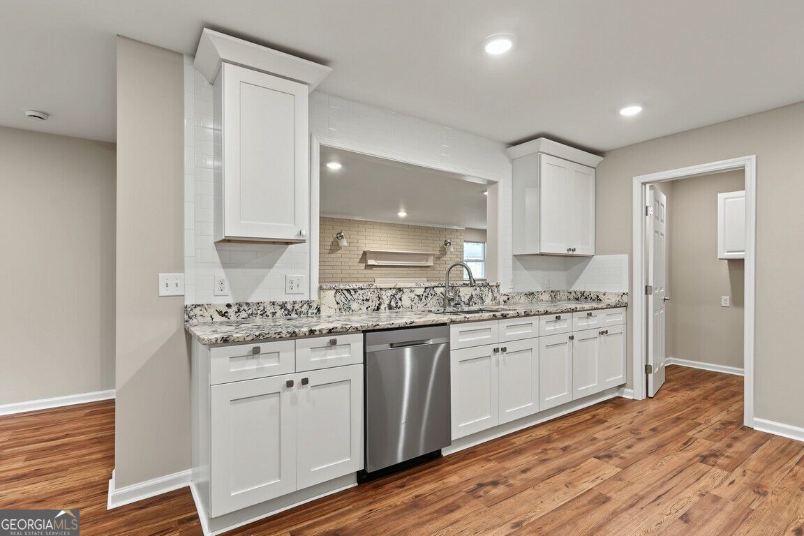 605 Lee Boulevard Property Photo 10