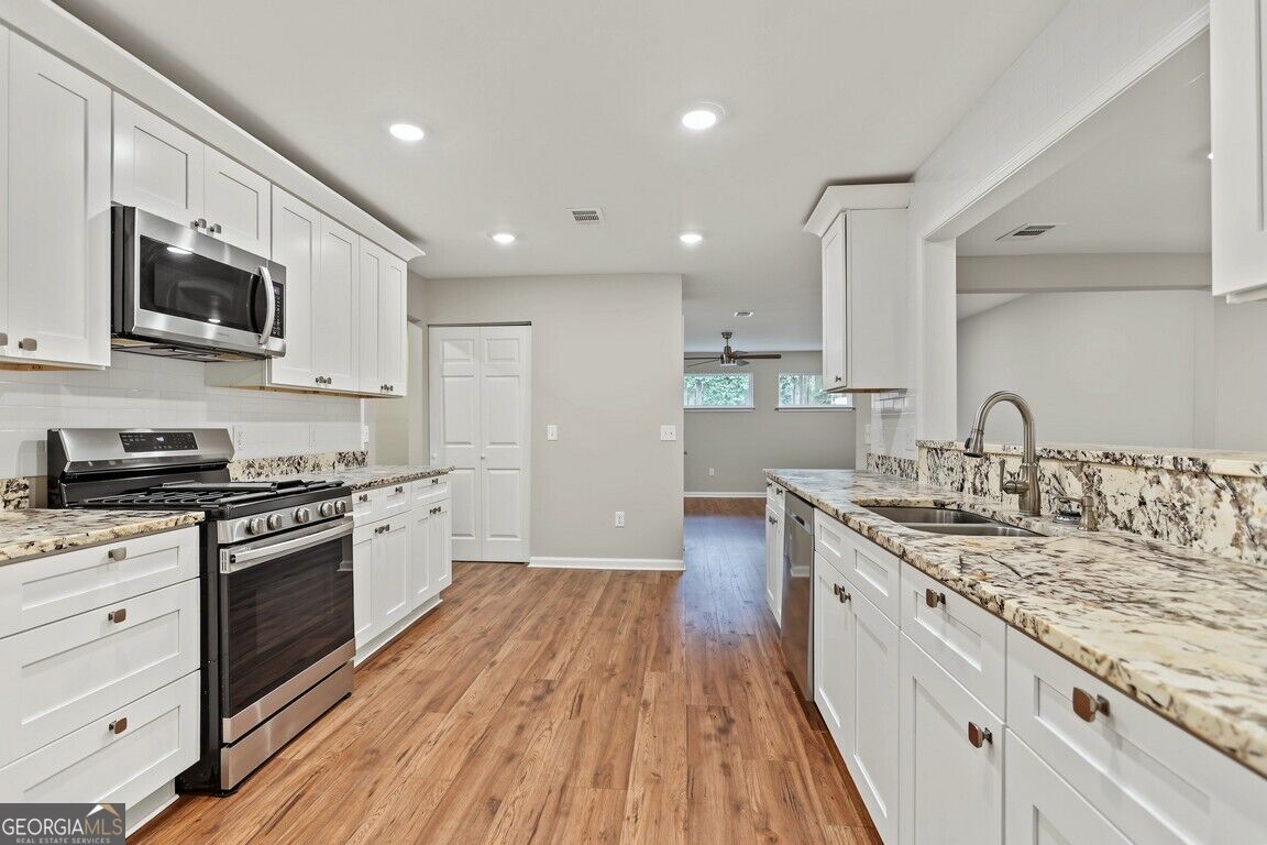605 Lee Boulevard Property Photo 12
