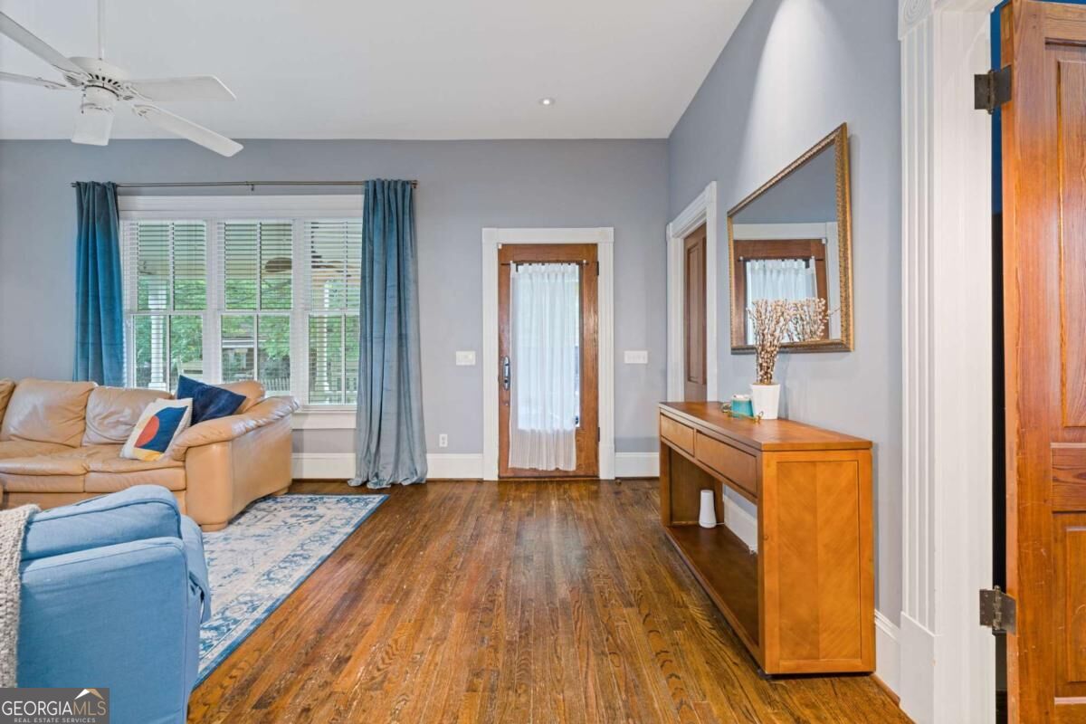 369 Loomis Avenue Se Property Photo 8
