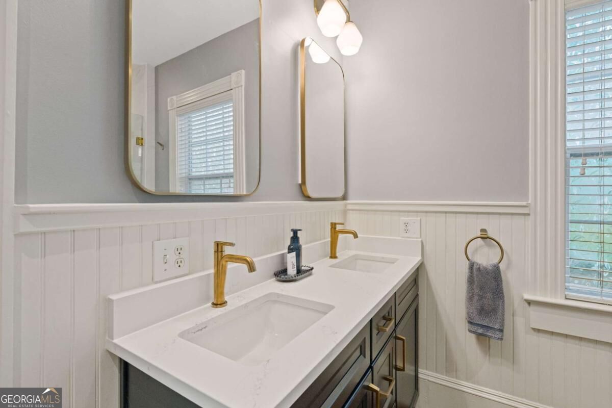 369 Loomis Avenue Se Property Photo 20