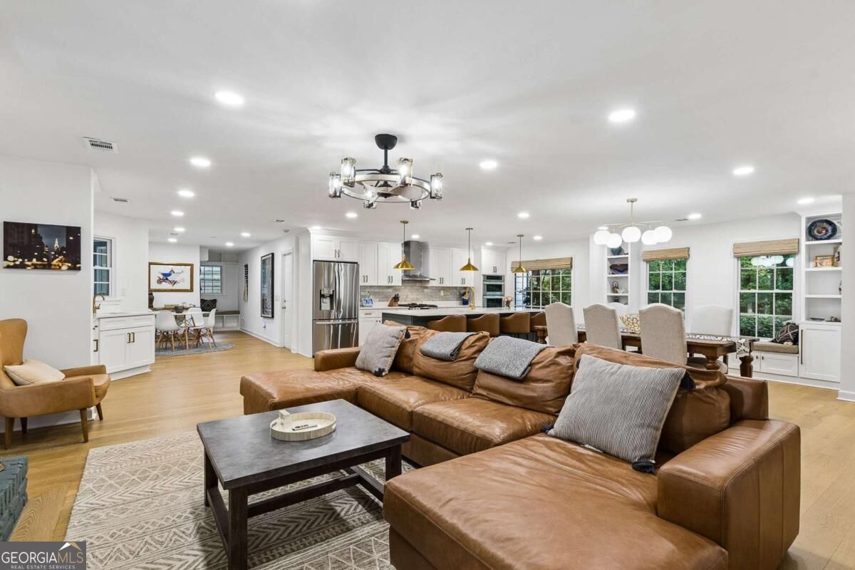 2658 Chimney Springs Drive Property Photo 11