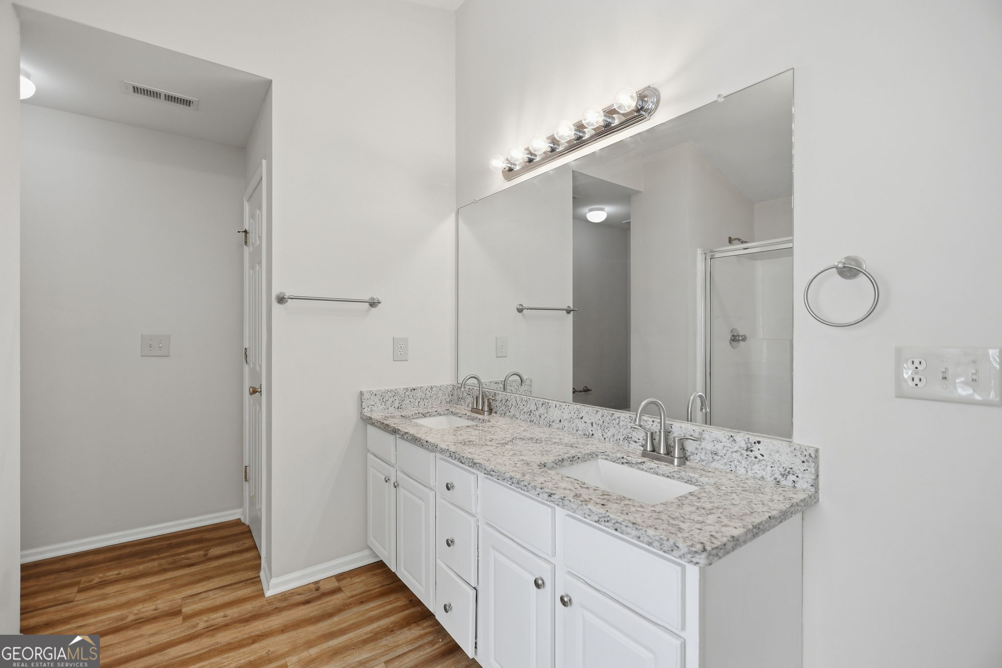 111 Carlisle Street Property Photo 29