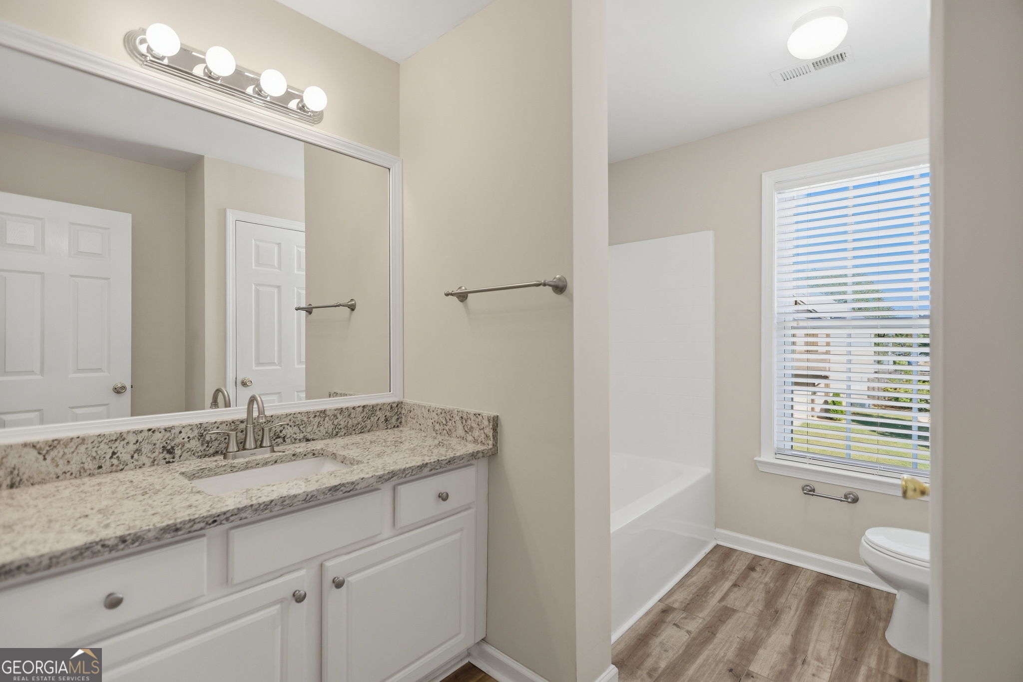 111 Carlisle Street Property Photo 35
