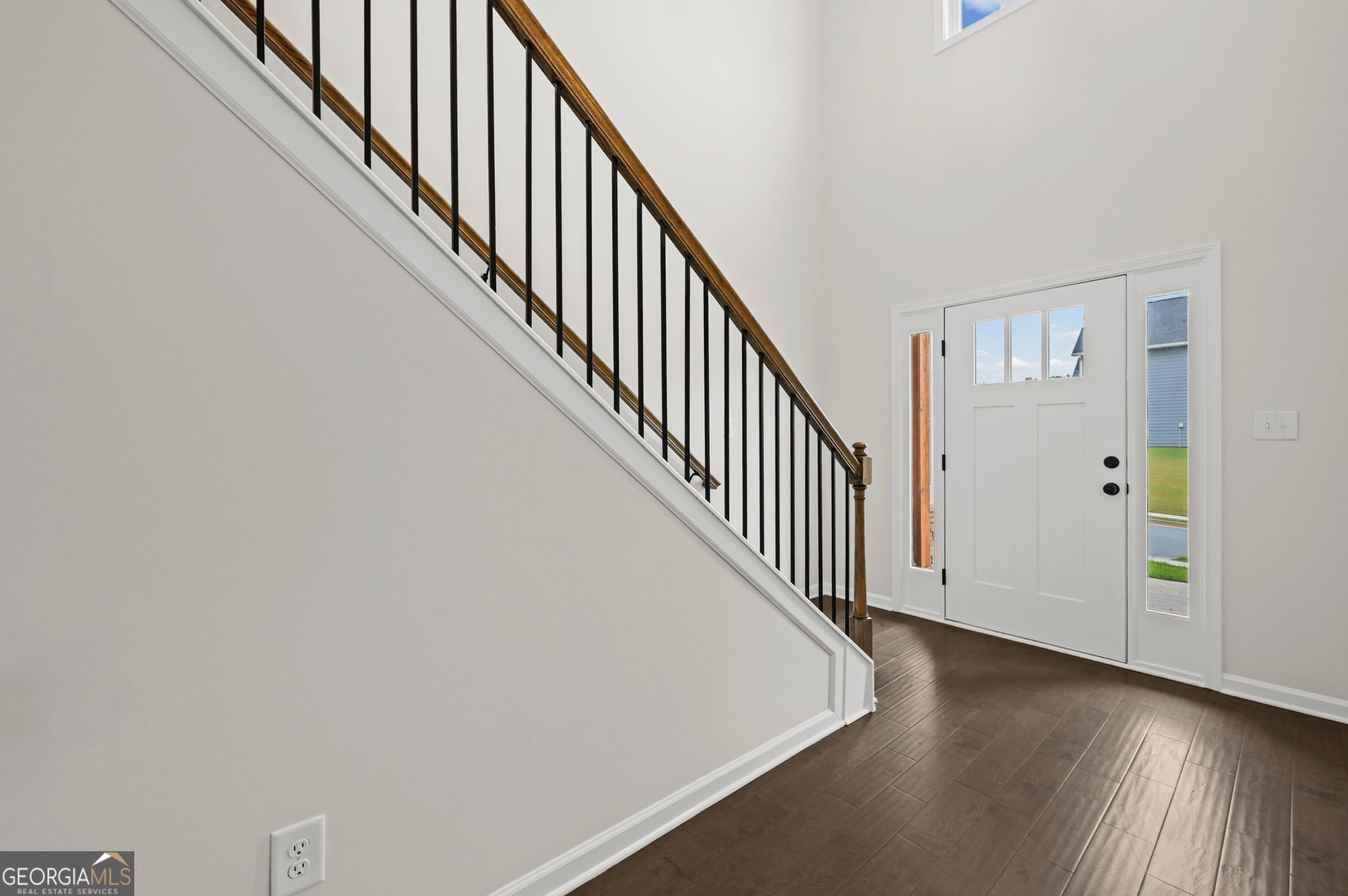 4315 Cornwall Drive Property Photo 6