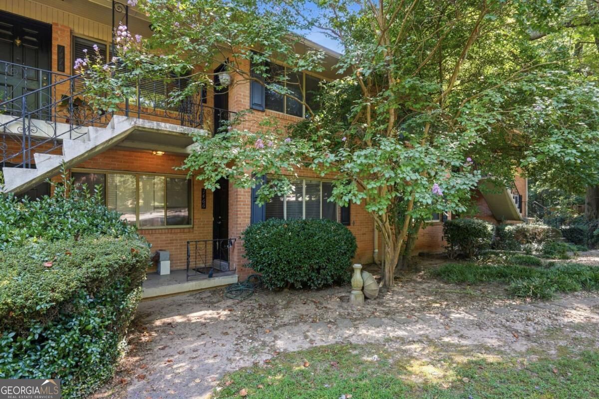 1466 E Rock Springs Road Ne Property Photo 1