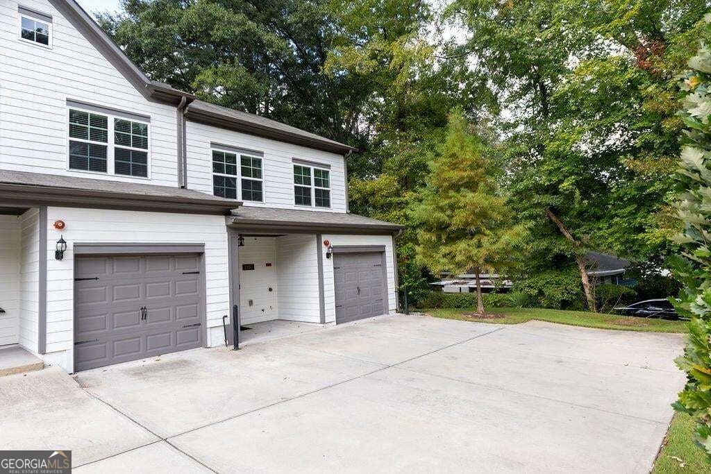 2857 Regal Park Nw Property Photo 30
