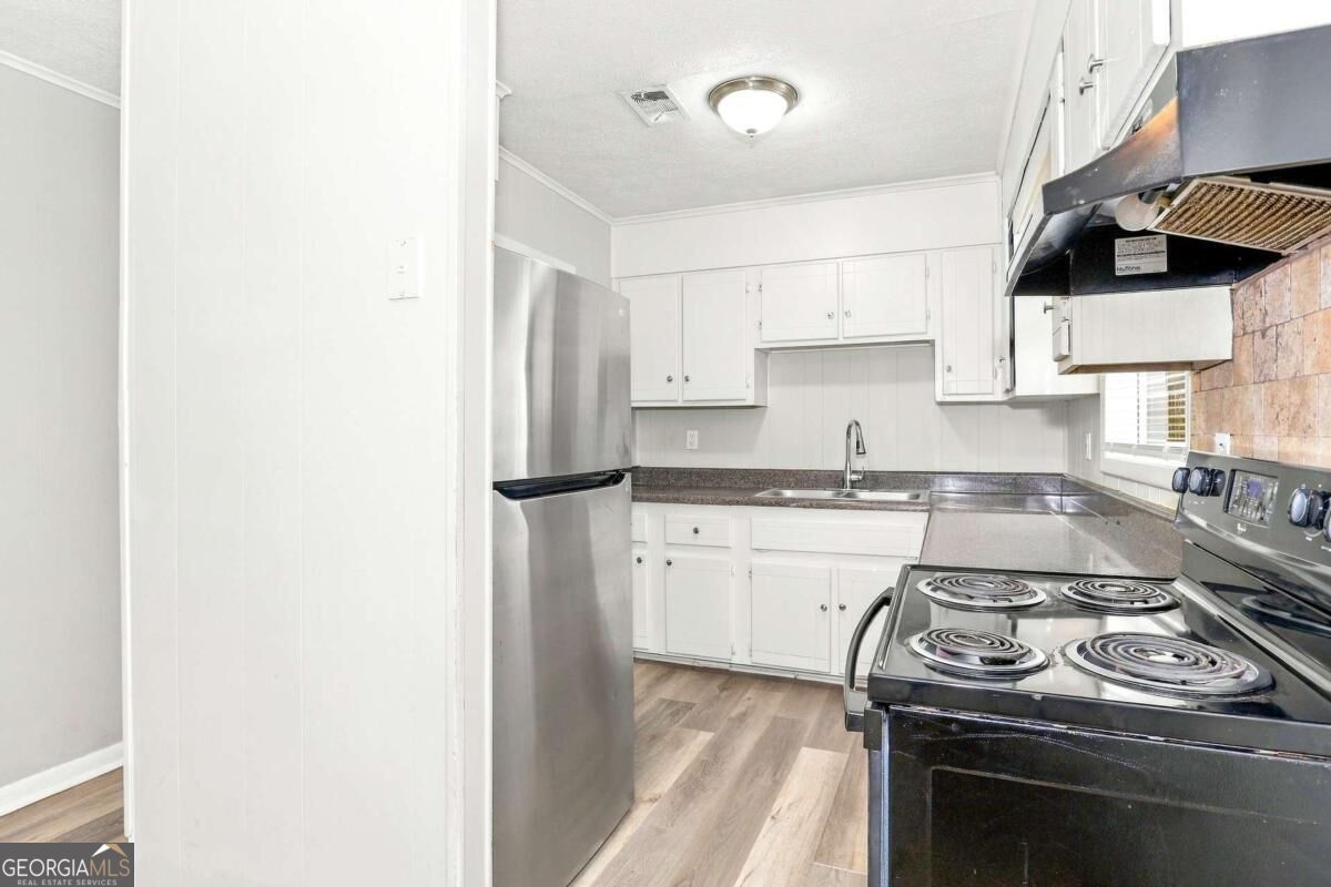 316 Eleanor Drive Property Photo 4