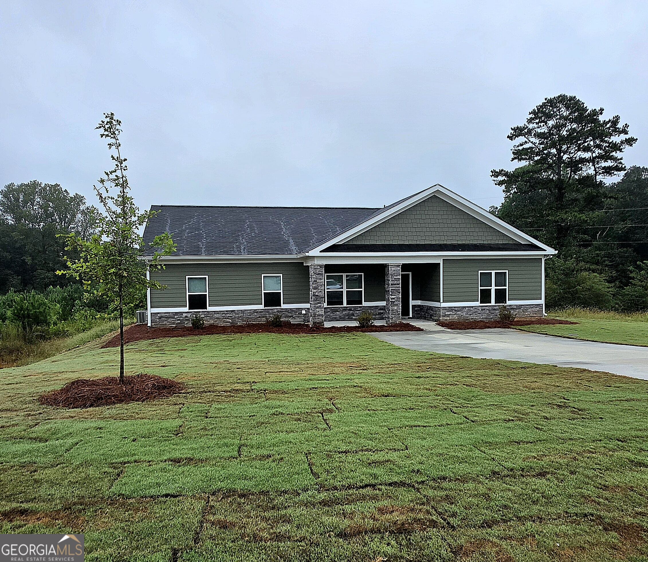 60 Charlotte Drive Property Photo 1