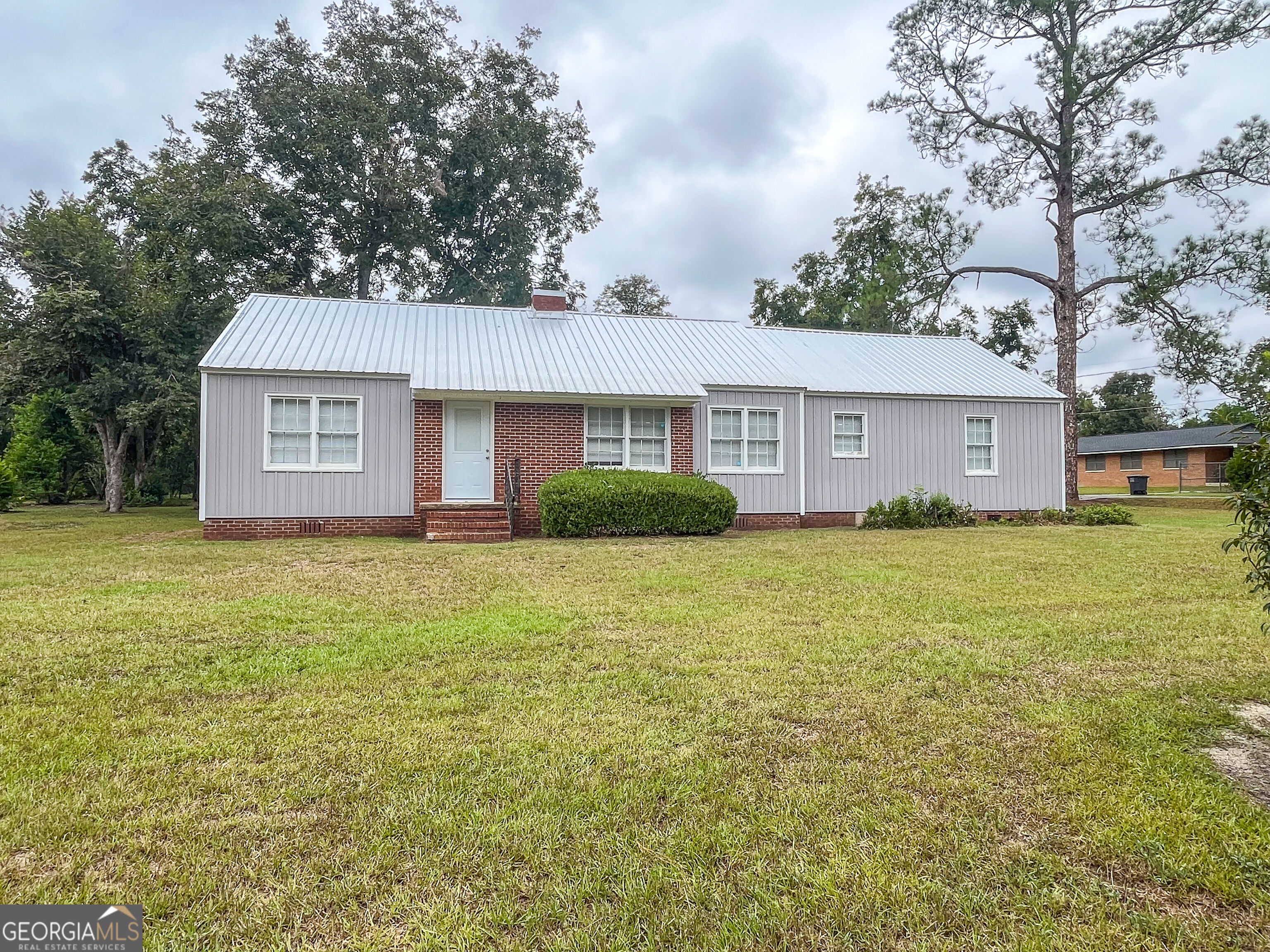 2833 Idylwild Drive Property Photo 1
