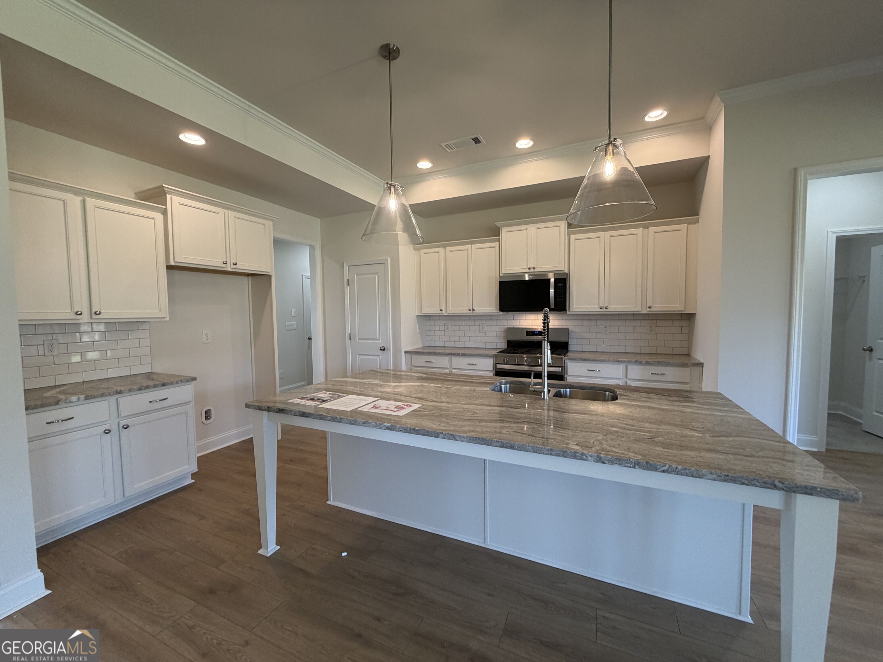 196 Oakdale Road # 36 Property Photo 15