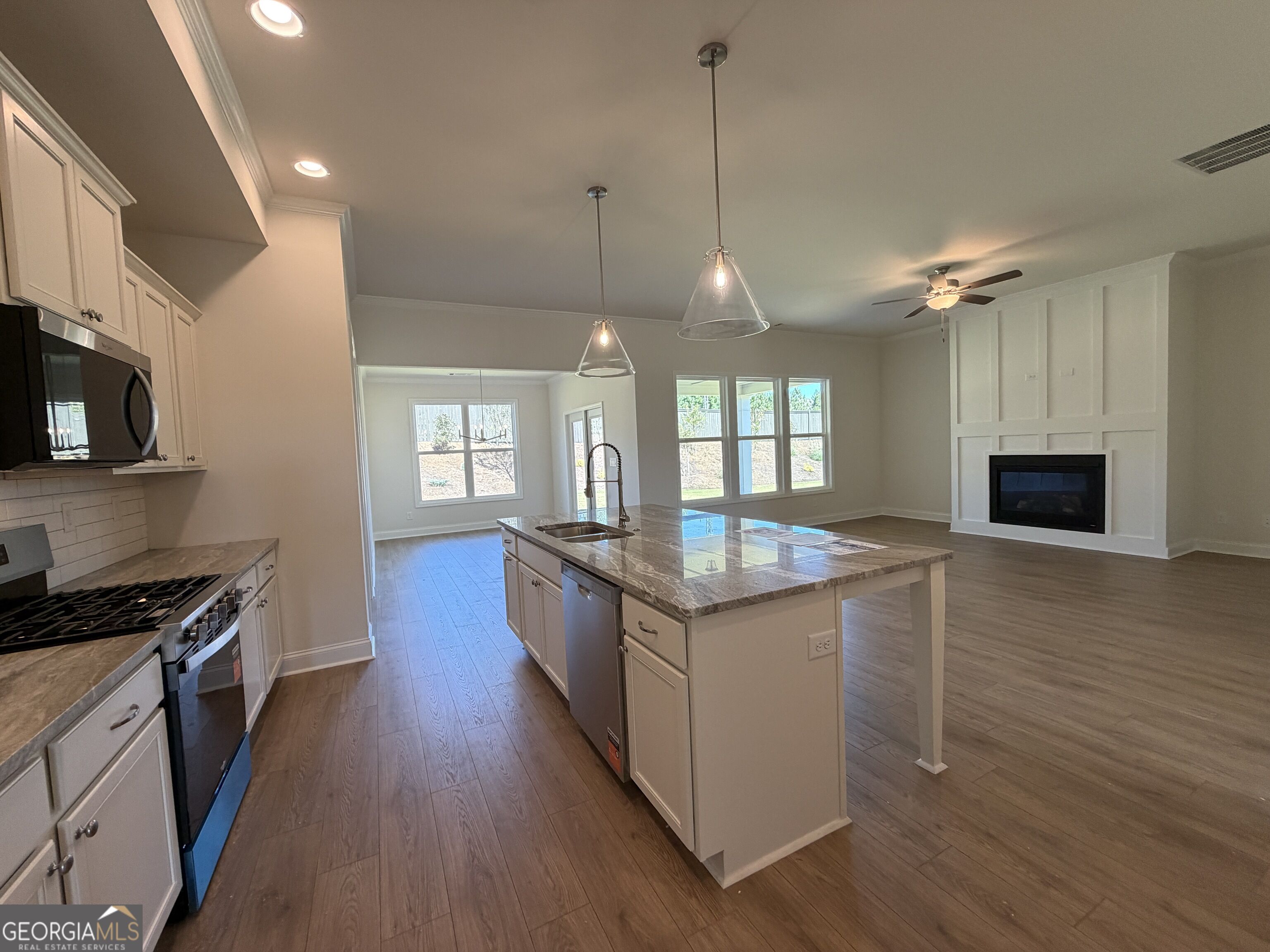 196 Oakdale Road # 36 Property Photo 16