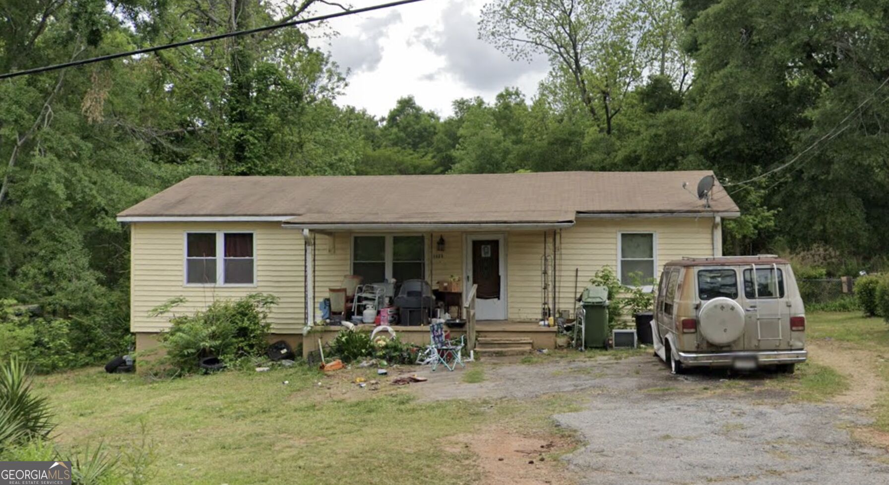 1323 S Lee Street Property Photo 1