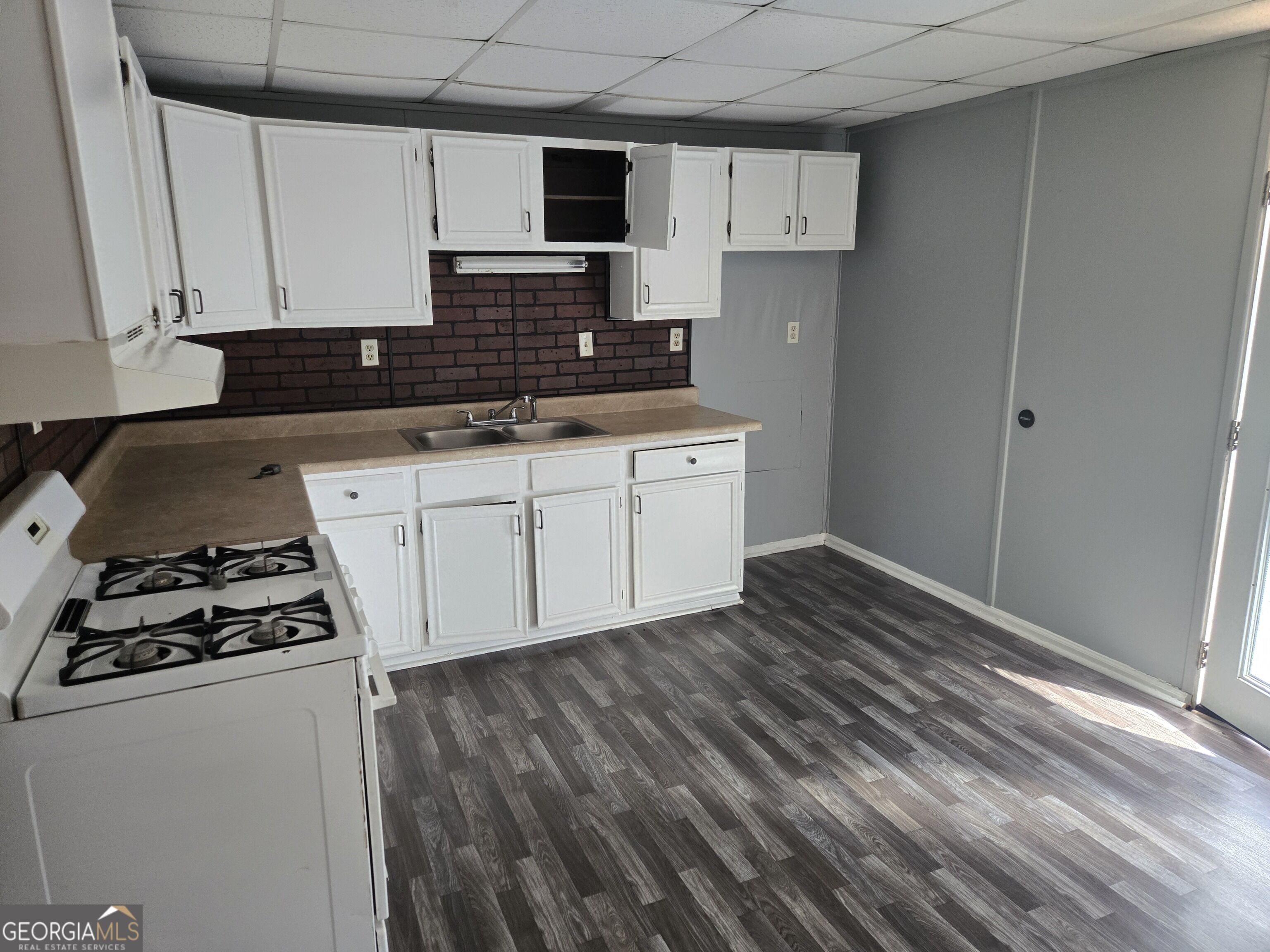 3836 Rex Circle Property Photo 4