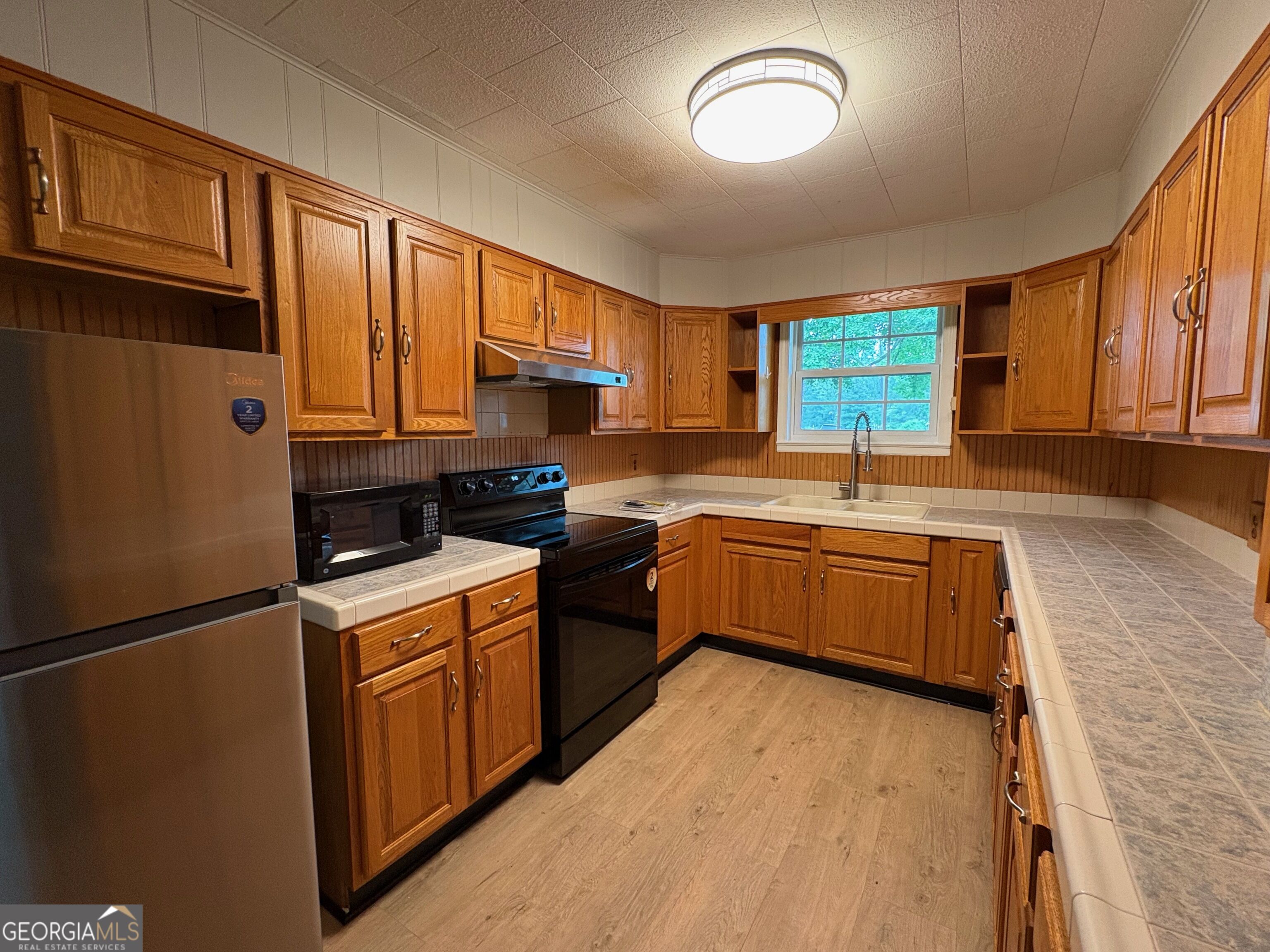 106 Cherry Street Property Photo 3