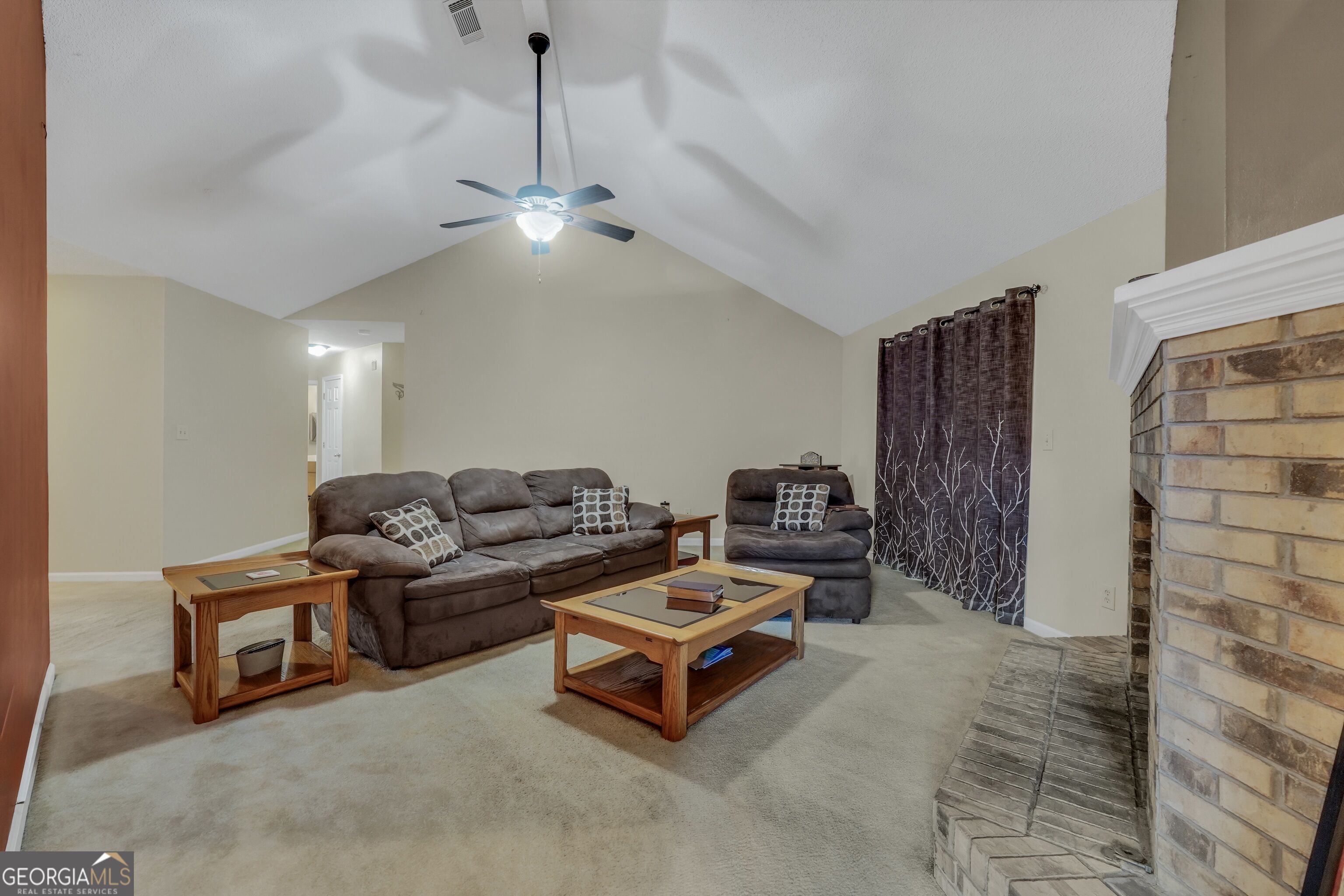 368 Tait Road Property Photo 5