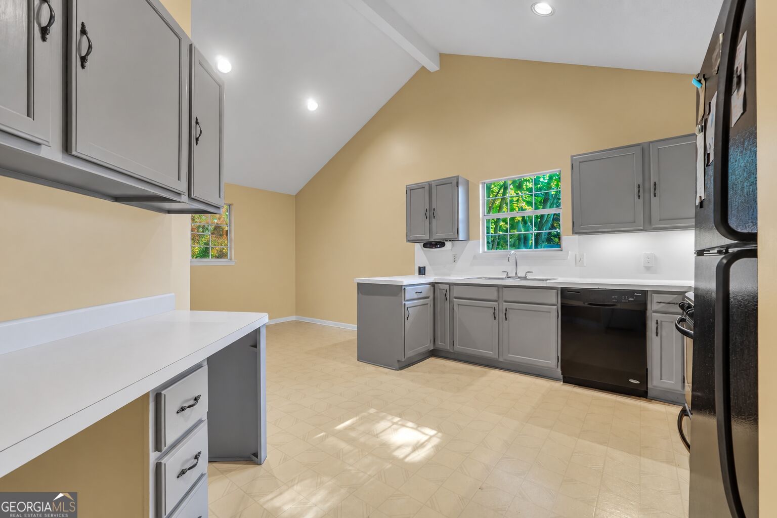 368 Tait Road Property Photo 9
