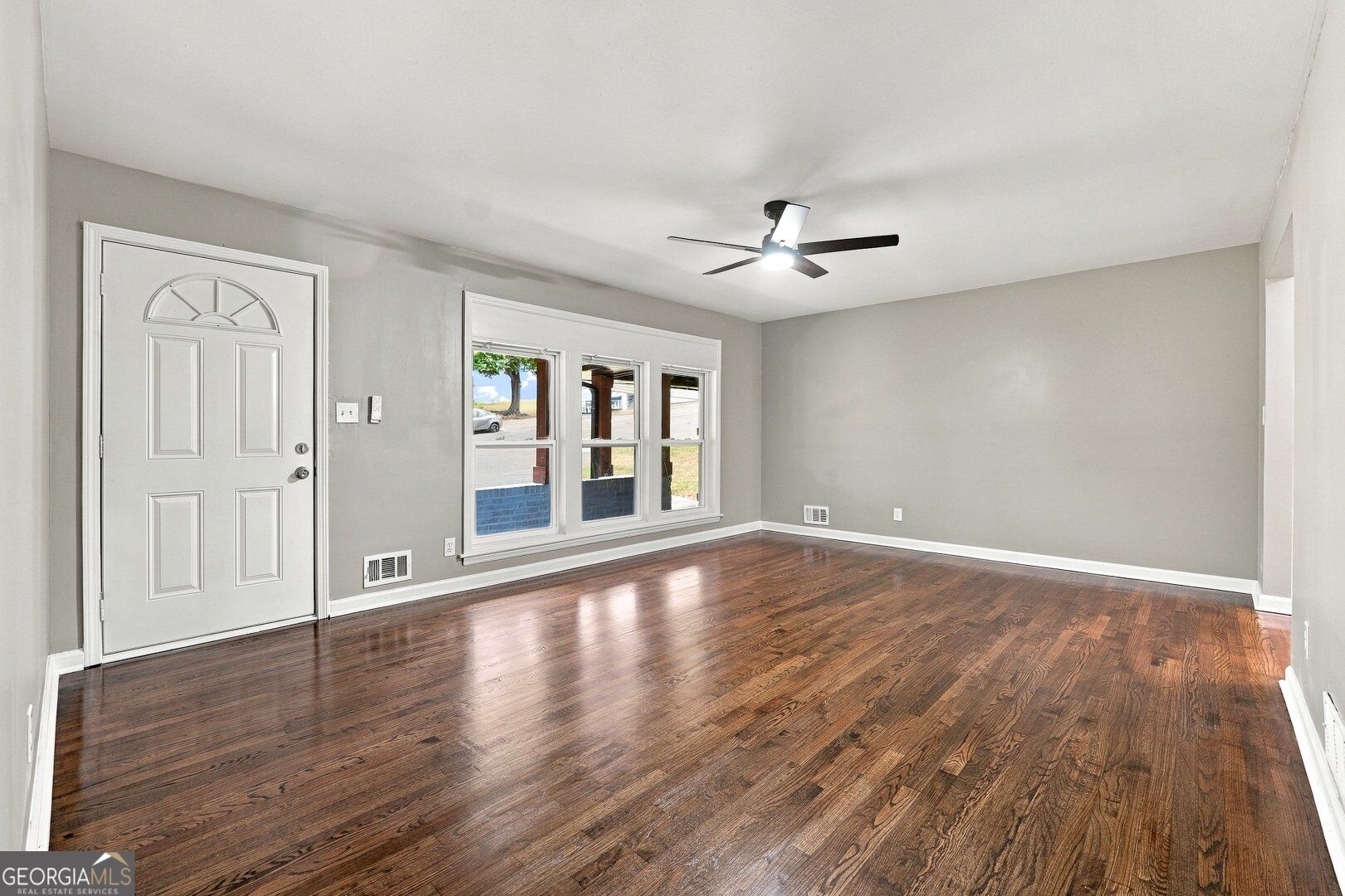2988 Valley Ridge Drive Property Photo 5