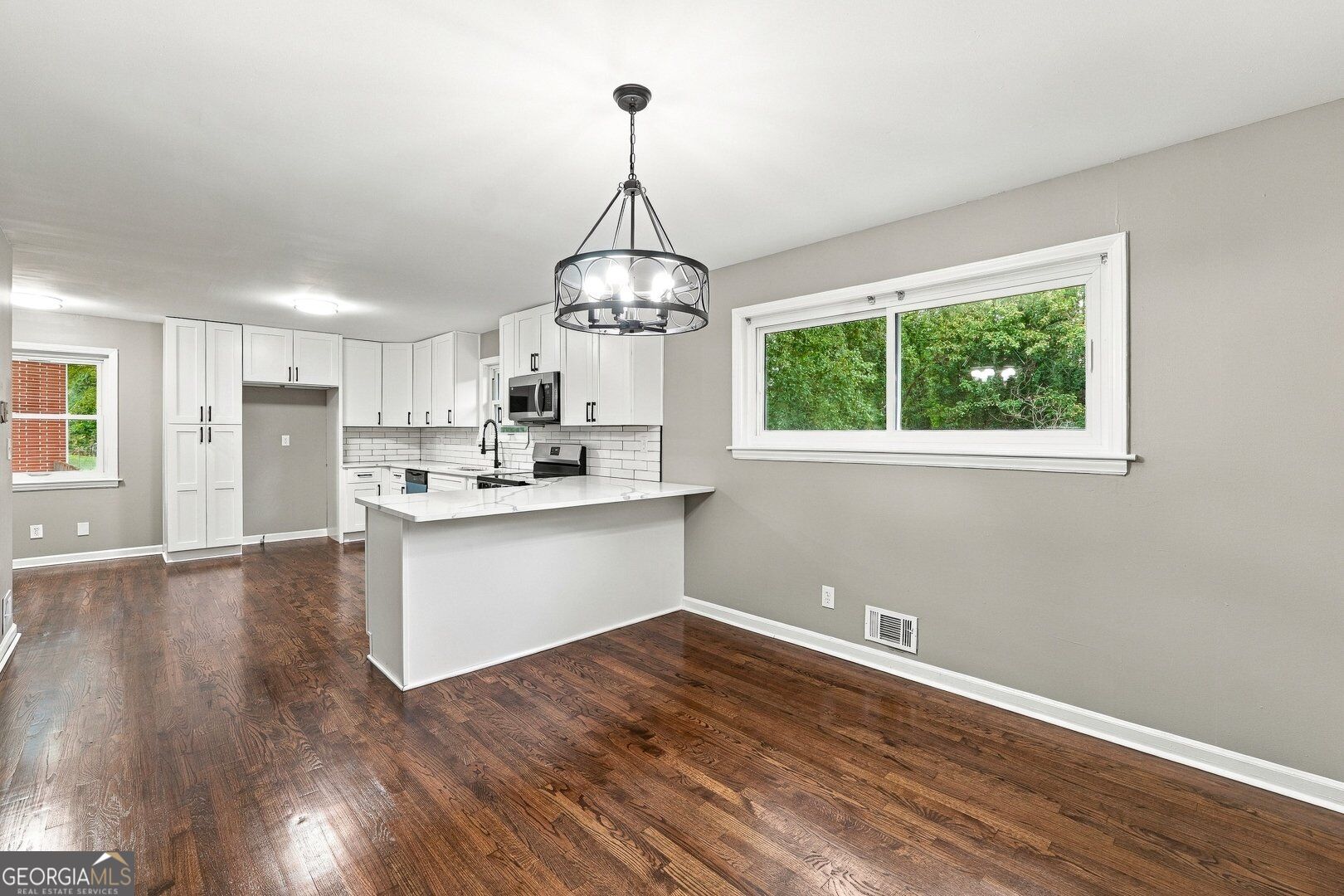 2988 Valley Ridge Drive Property Photo 8