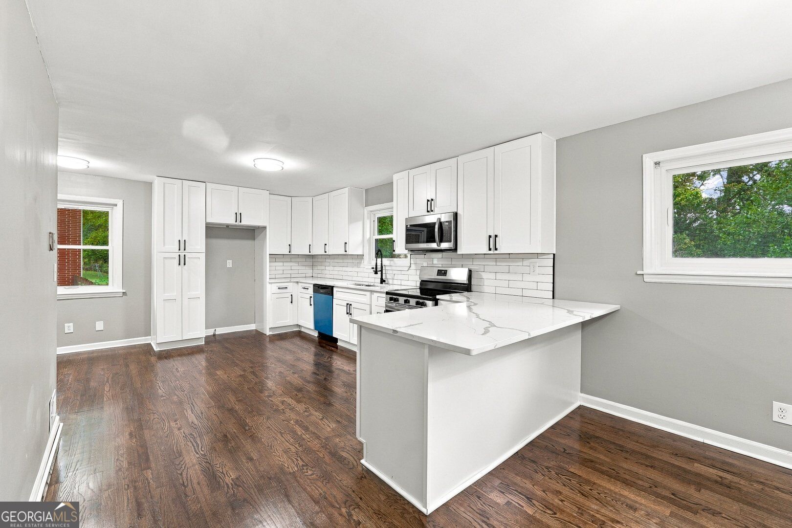 2988 Valley Ridge Drive Property Photo 12