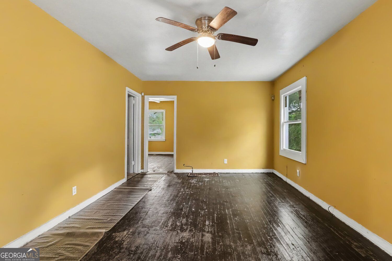 1239 Eastland Road Se Property Photo 2
