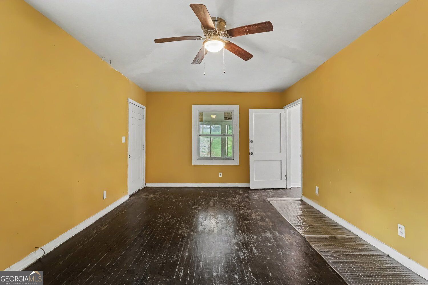 1239 Eastland Road Se Property Photo 3