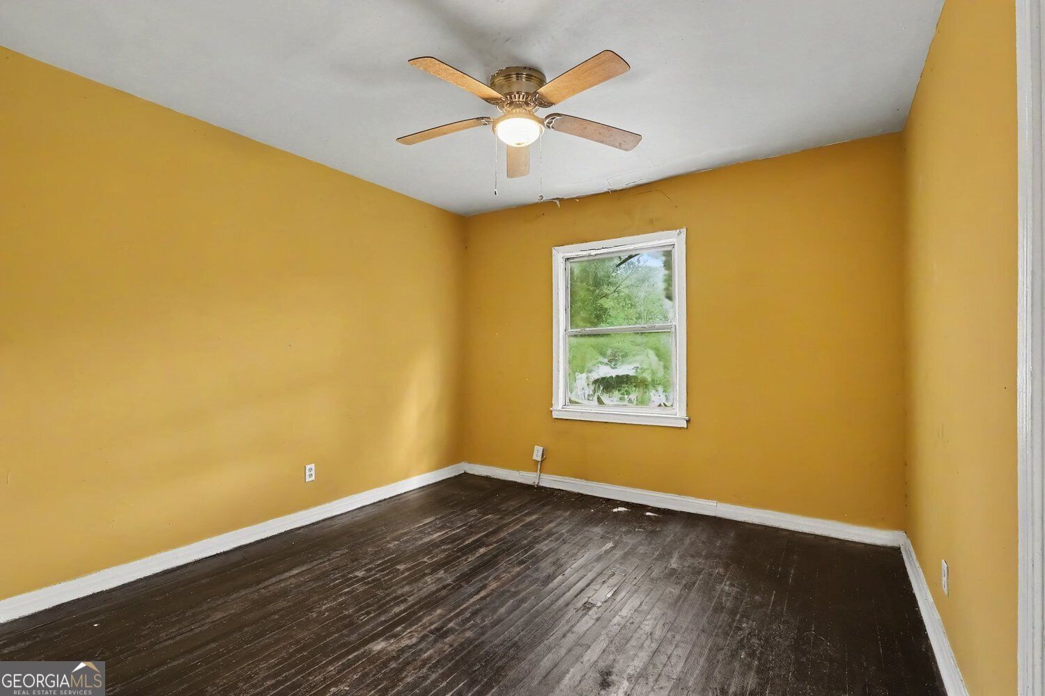 1239 Eastland Road Se Property Photo 5