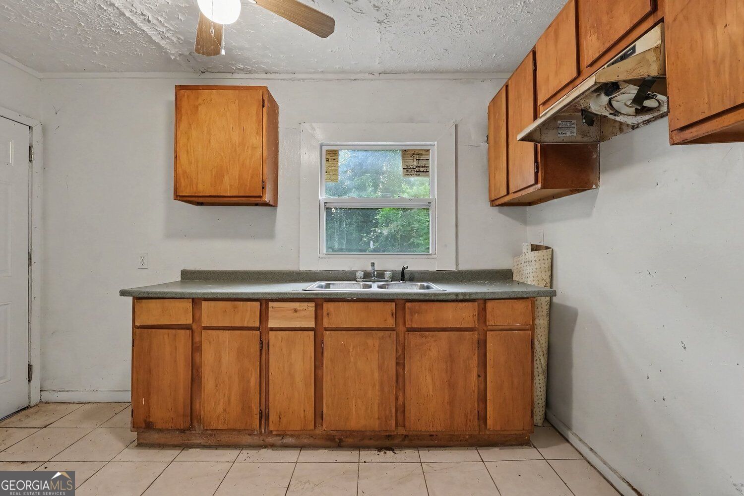1239 Eastland Road Se Property Photo 6