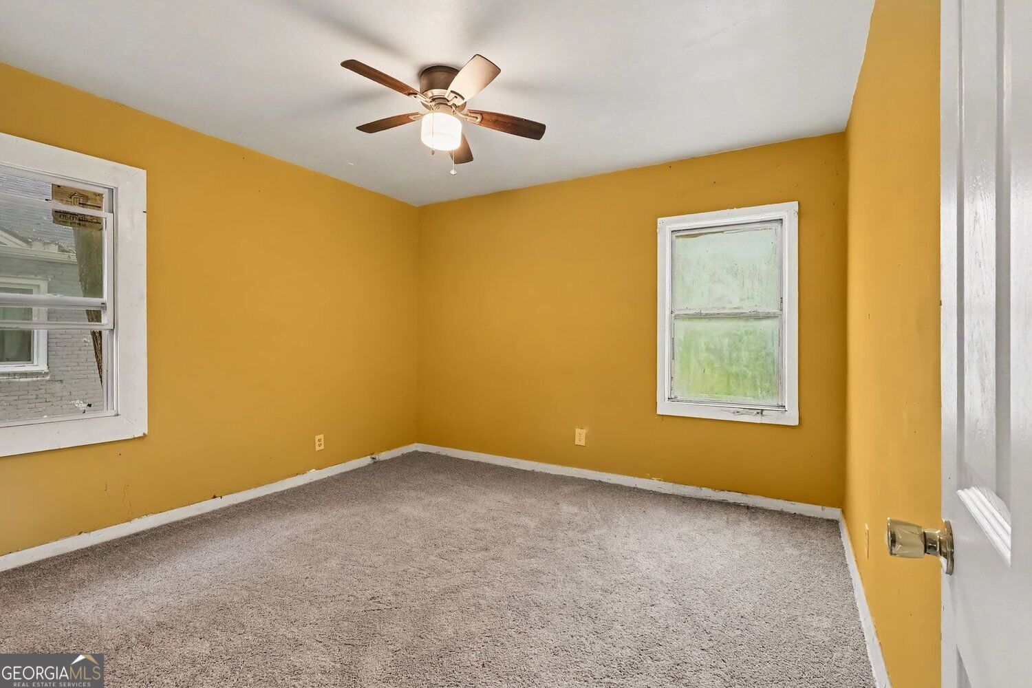 1239 Eastland Road Se Property Photo 8
