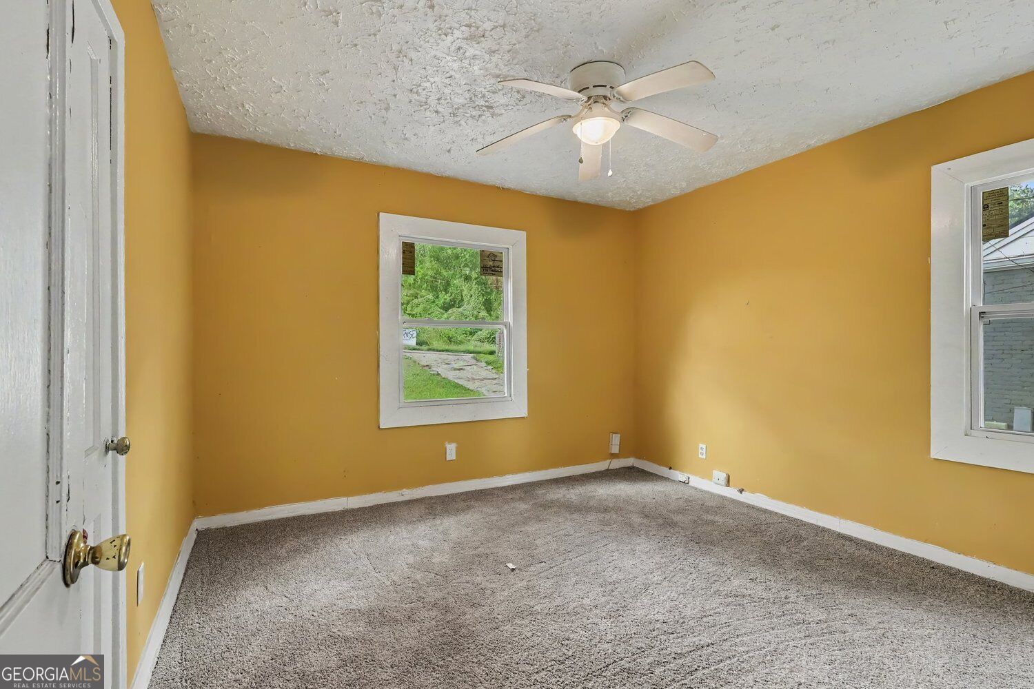 1239 Eastland Road Se Property Photo 9