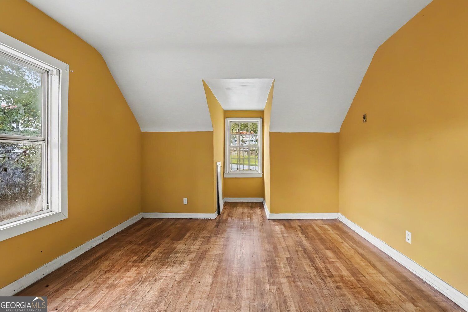 1239 Eastland Road Se Property Photo 12