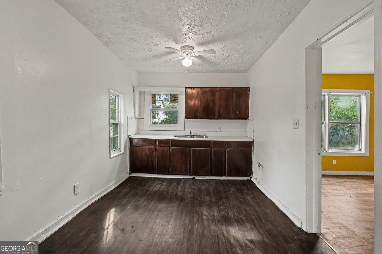 1239 Eastland Road Se Property Photo 15