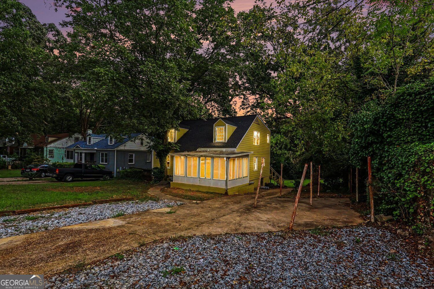 1239 Eastland Road Se Property Photo 25