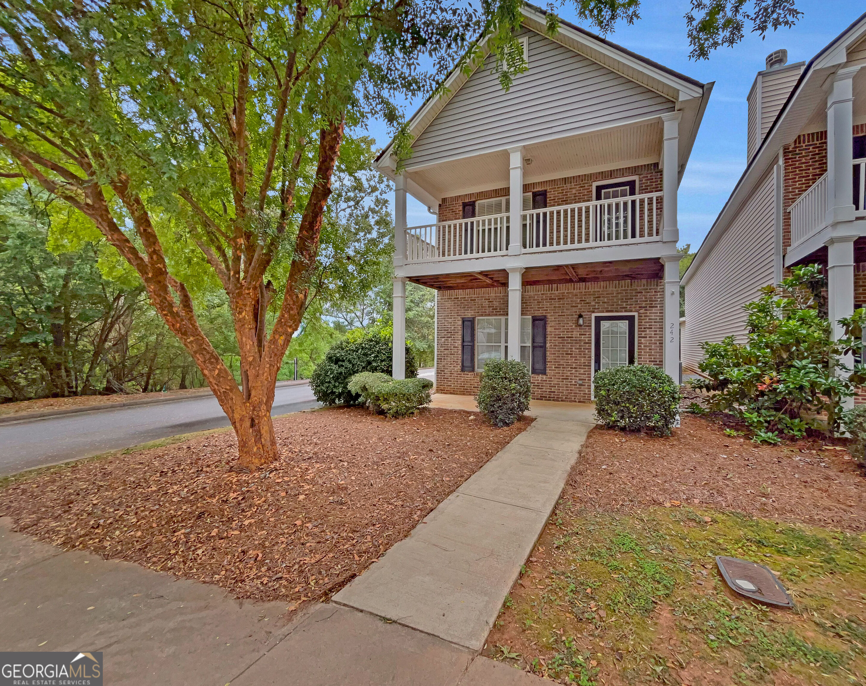 242 Wiltshire Drive Property Photo 1