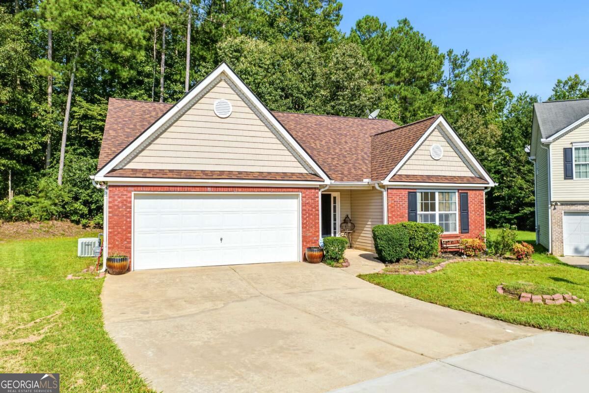 106 Jack Court Property Photo 4