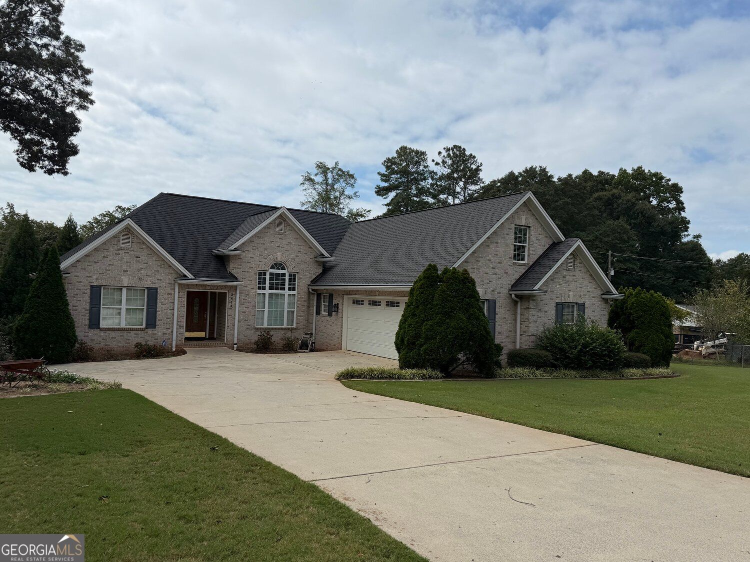 3815 Hilldale Road Property Photo 1