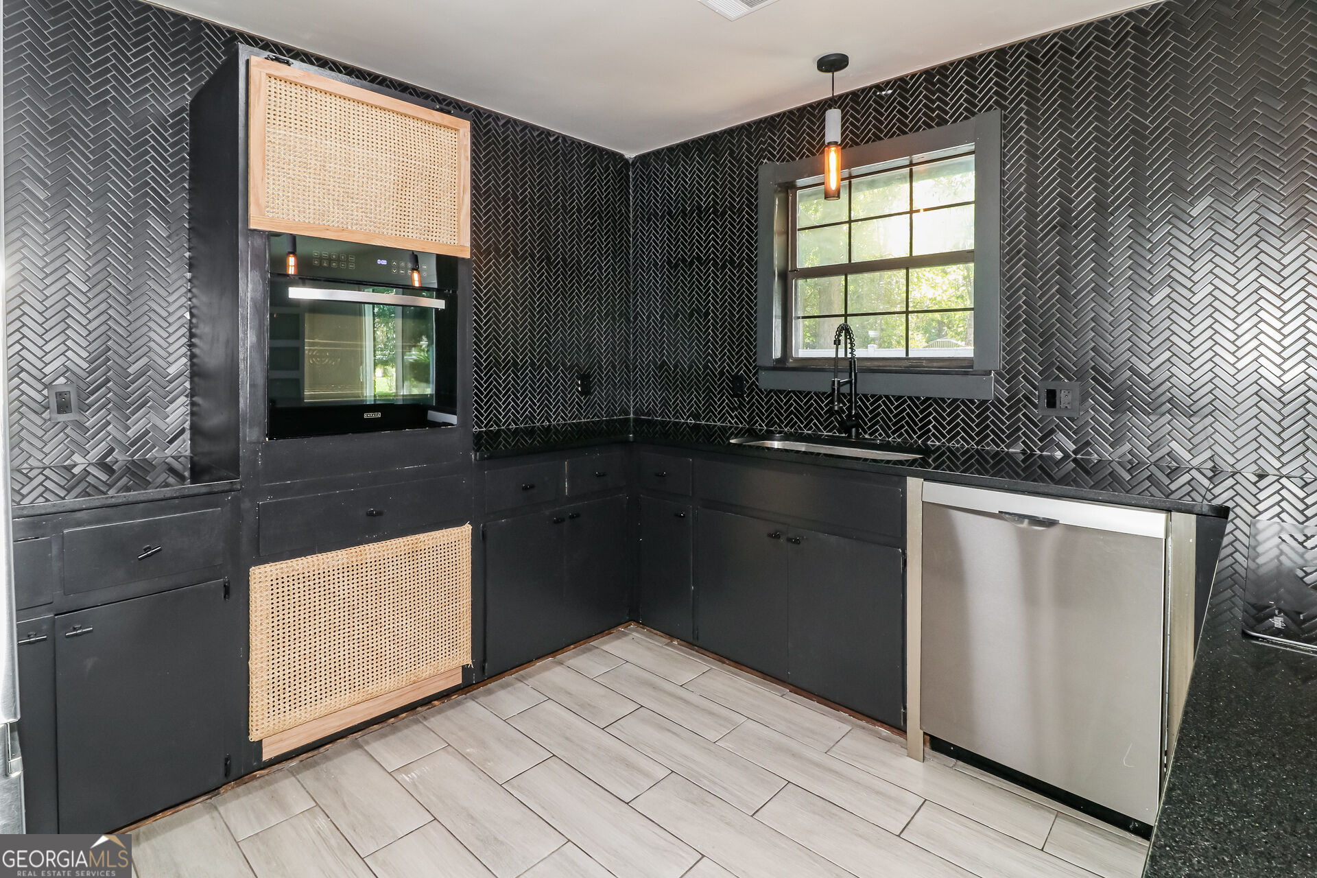 104 Adon Street Property Photo 2