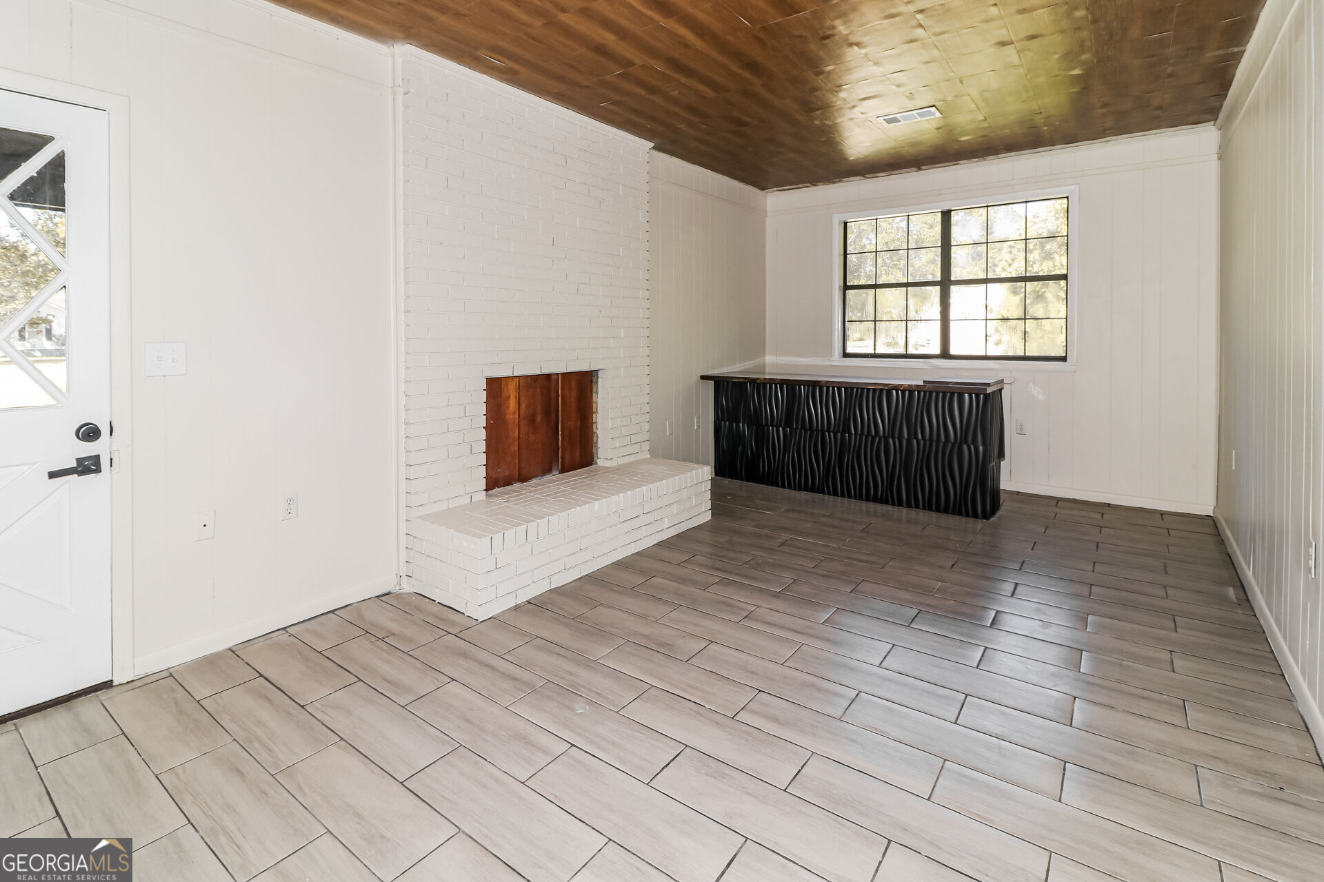 104 Adon Street Property Photo 3