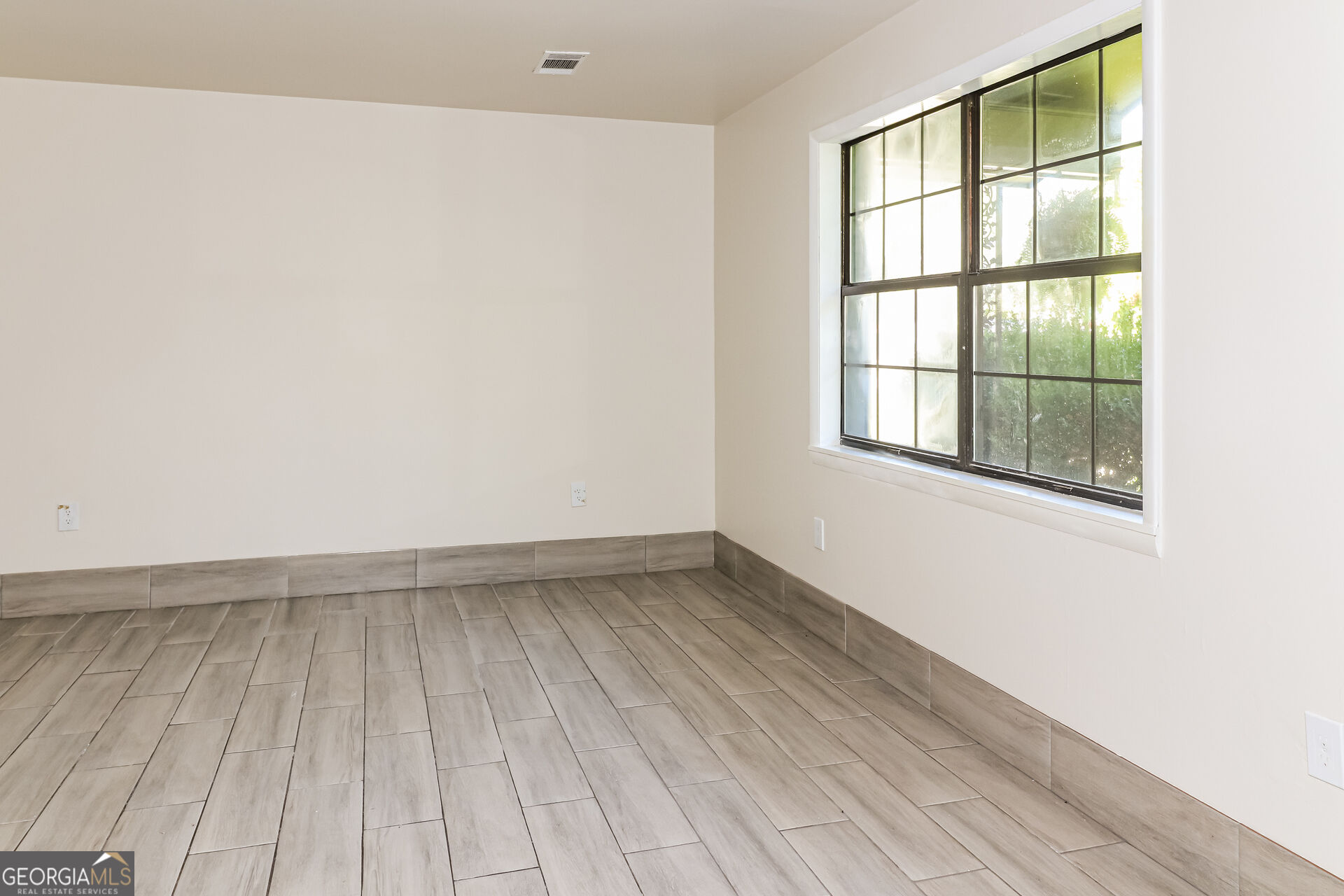 104 Adon Street Property Photo 7