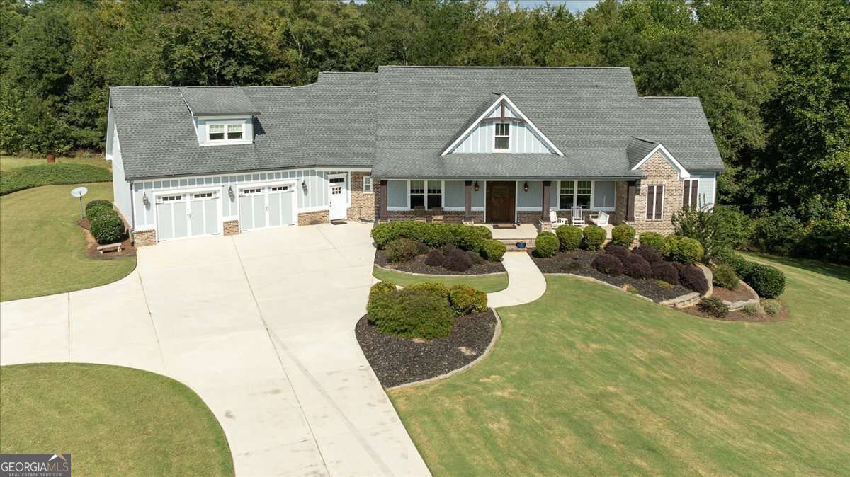617 Skyland Drive Property Photo 3