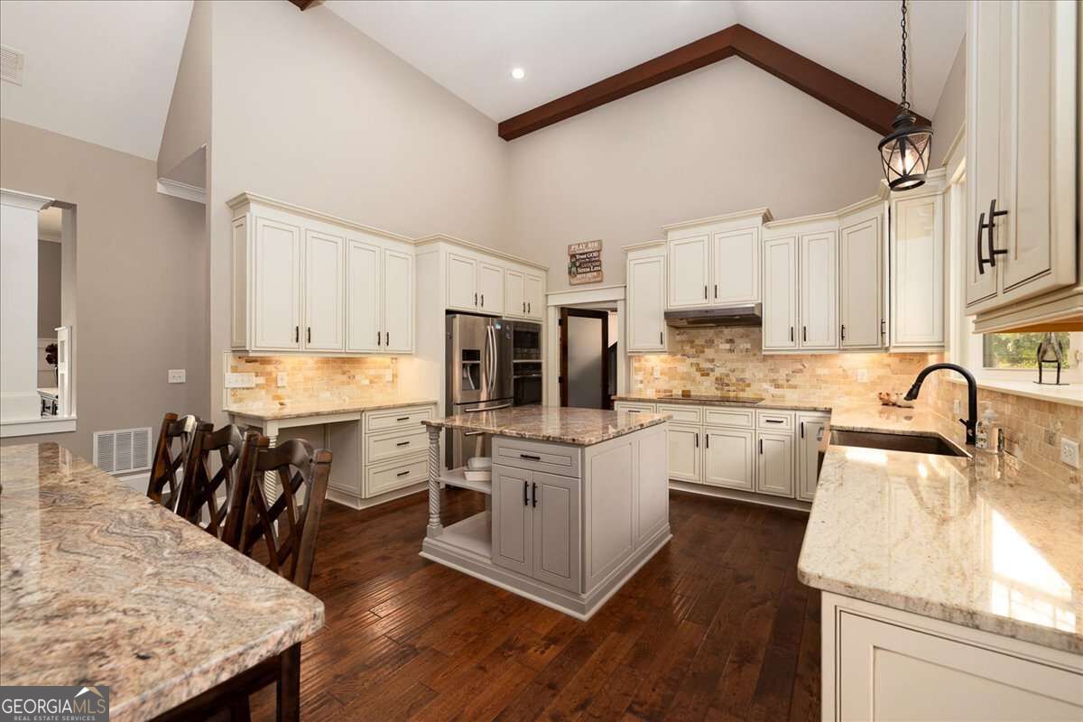 617 Skyland Drive Property Photo 14