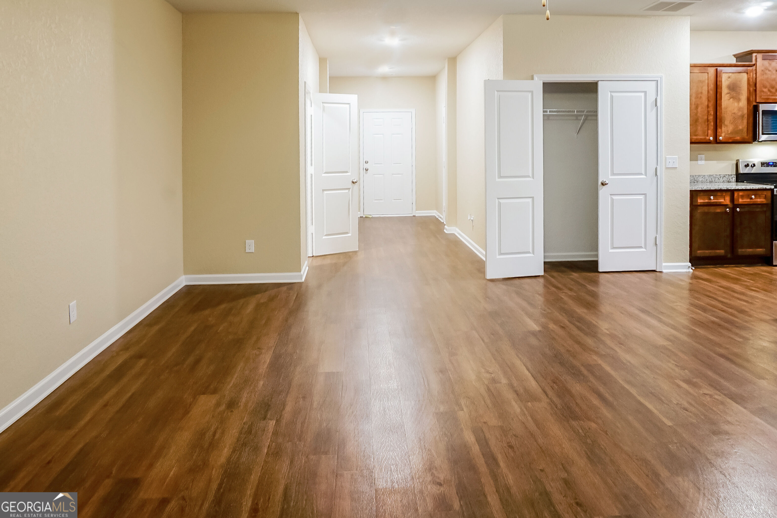 2985 Cleburne Terrace Property Photo 9