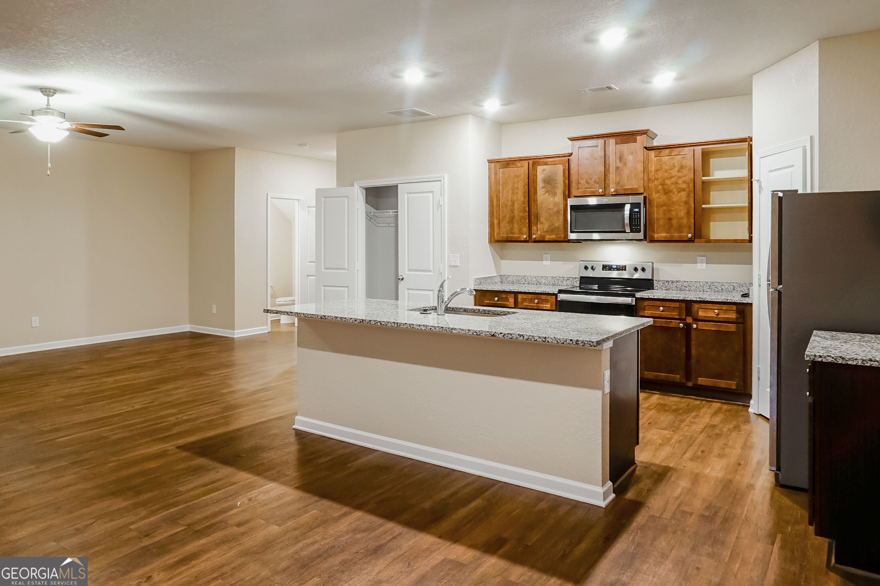 2985 Cleburne Terrace Property Photo 10