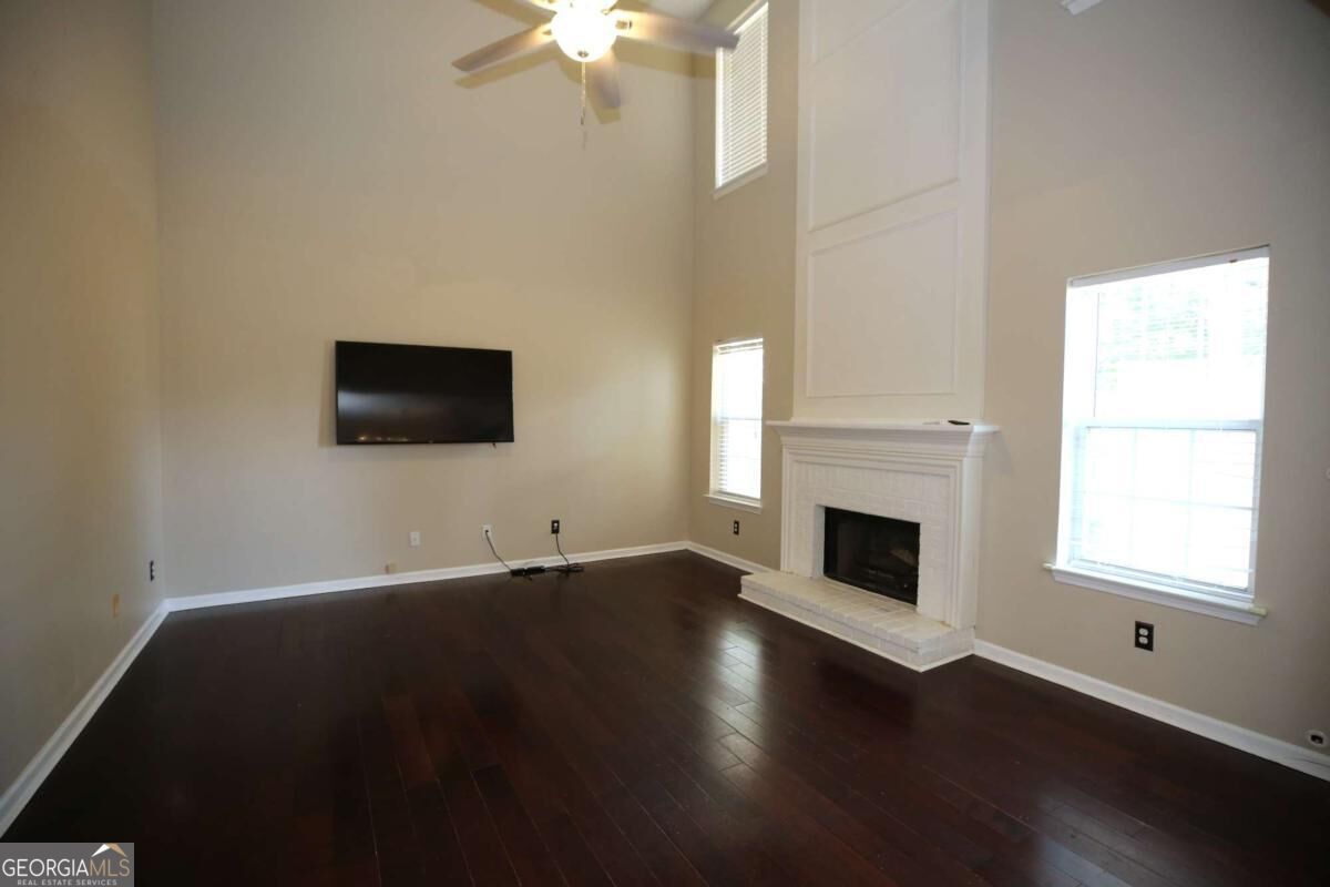 4246 Brighton Way Nw Property Photo 2