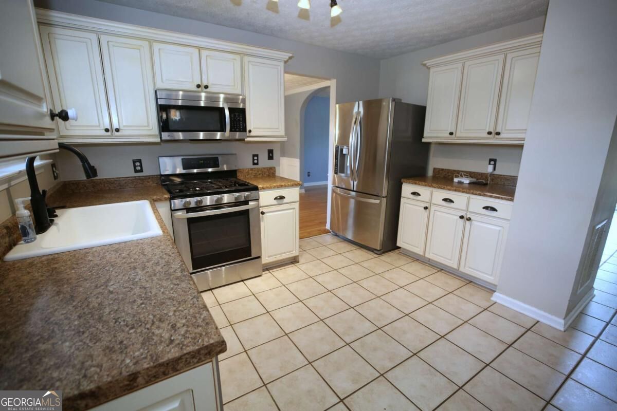 4246 Brighton Way Nw Property Photo 4