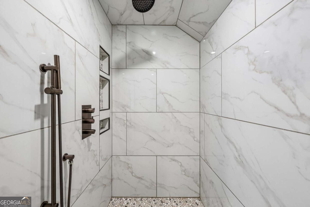 13 Kensington Road Property Photo 27