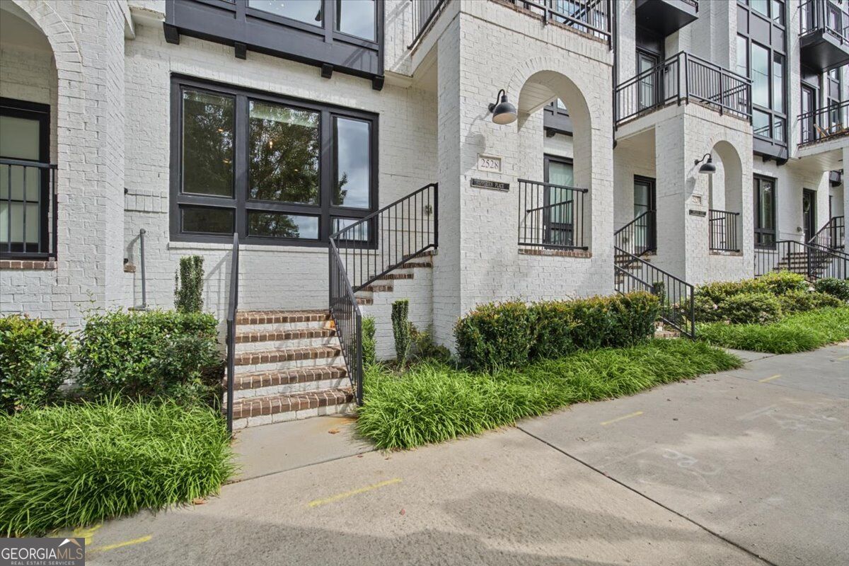 2528 Appleden Place # 9 Property Photo 4