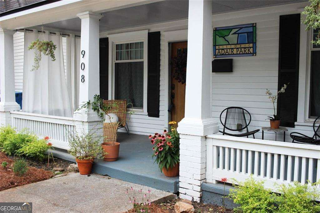 908 Oakhill Avenue Property Photo 1