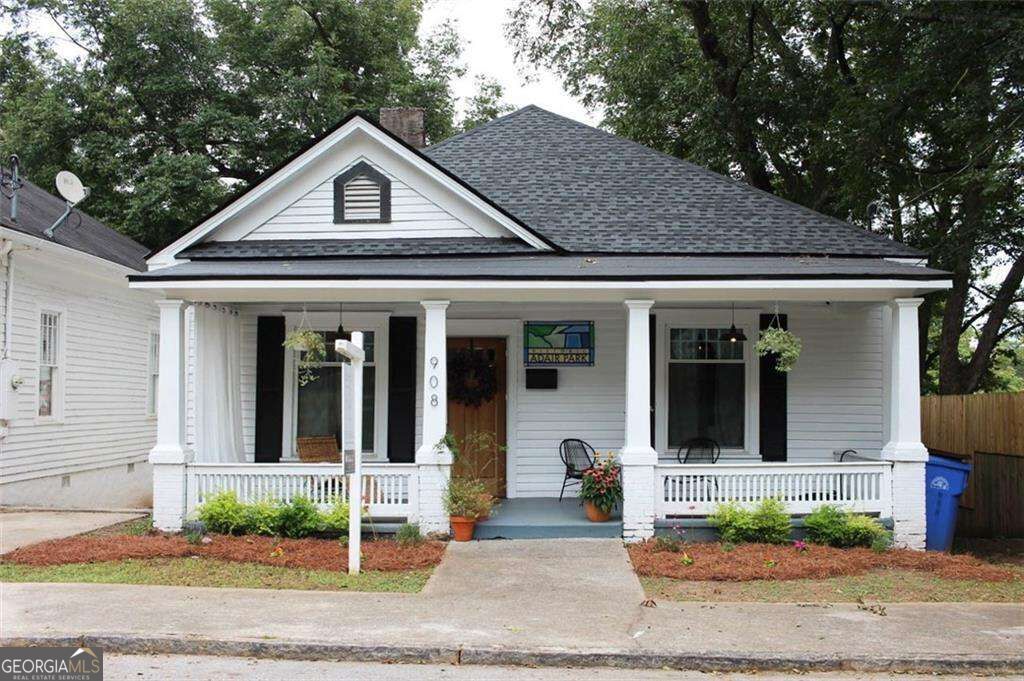 908 Oakhill Avenue Property Photo 1