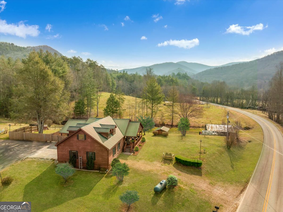 4253 Swallows Creek Road Property Photo 1